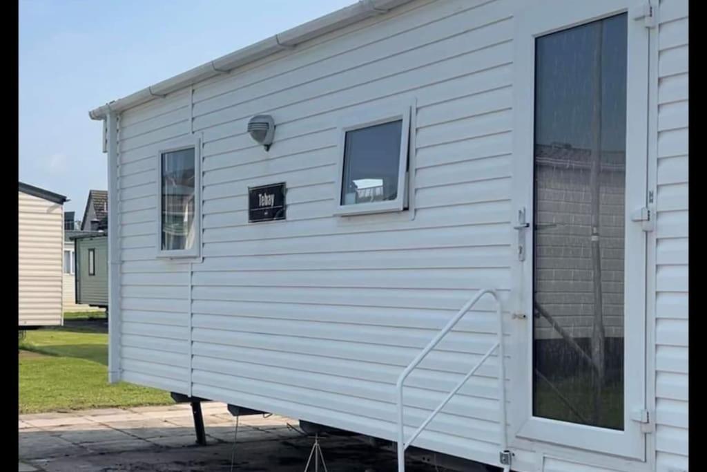 Whitehouse Leisure Park Hotel Kinmel Bay Bagian luar foto